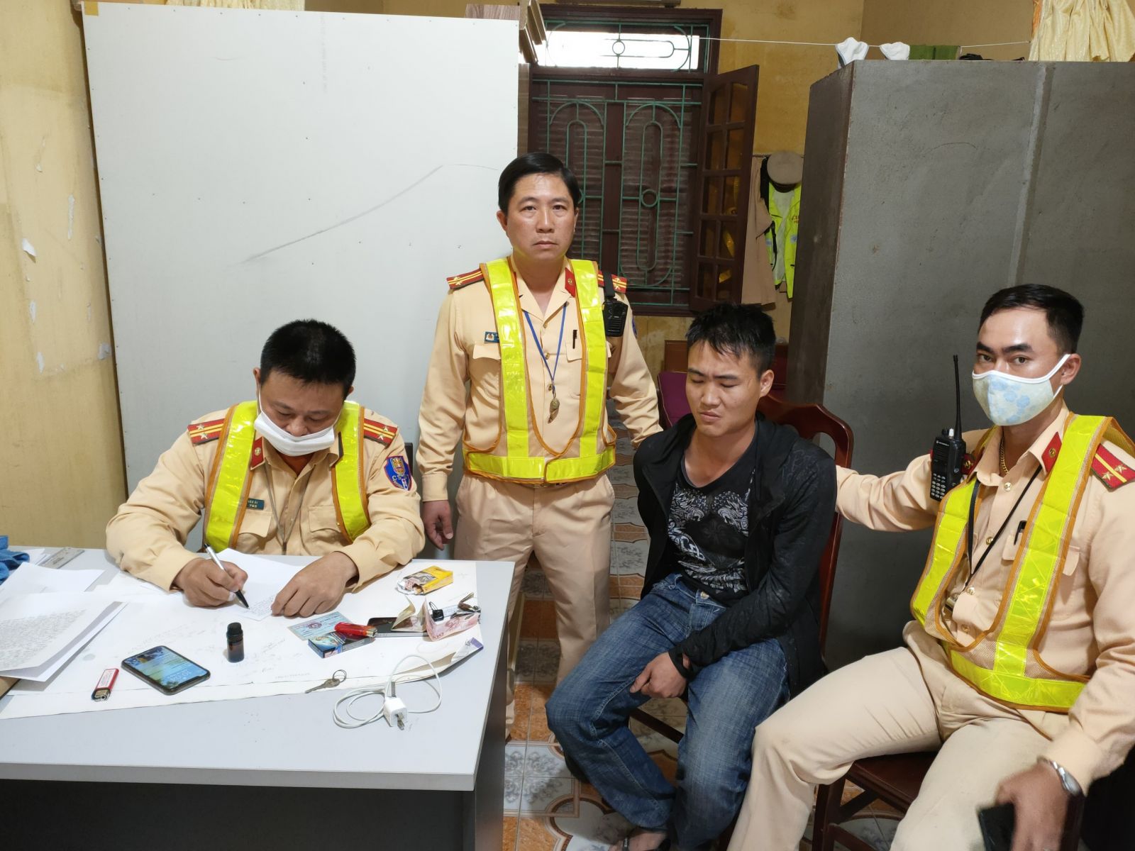 Thái Bình: Trạm CSGT Cầu Nghìn phát hiện đối tượng trộm cắp tài sản
